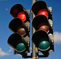 Tại sao đèn giao thông có 3 màu?