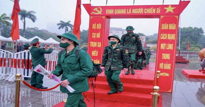 Hình ảnh các chiến sĩ lên đường tham gia nghĩa vụ quân sự.