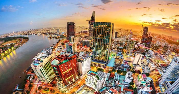 Ngày nay, khoảng cách giàu nghèo ngày càng rộng.