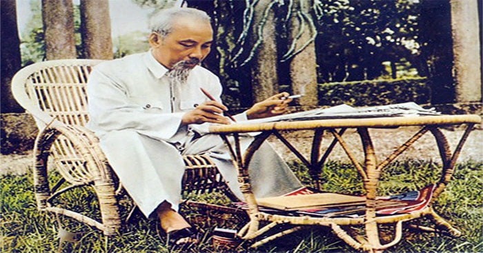 Hồ Chí Minh - một nhân vật nổi bật nhất trong thời đại chúng ta