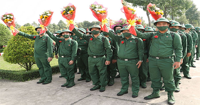 HÌnh ảnh minh họa các chiến sĩ nhập ngũ