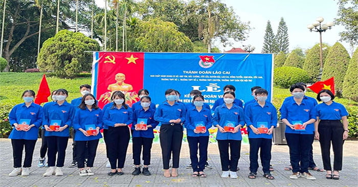 Không vào đoàn có được tốt nghiệp đại học?
