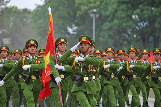Cảnh sát nhân dân diễu hành ngày 19/08