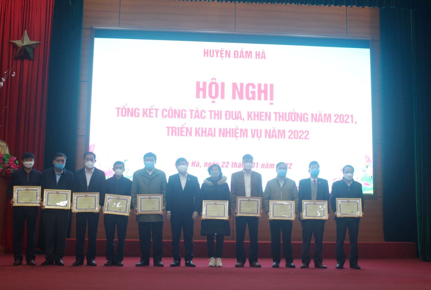 Báo cáo tổng kết công tác thi đua khen thưởng