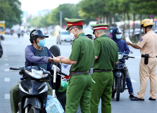 Công an phường có được phép dừng xe kiểm tra?