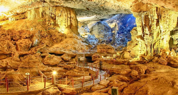 Hang động đẹp ở Vịnh Hạ Long