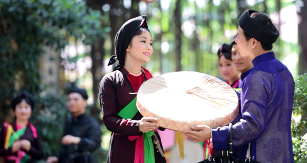 Viết báo cáo nghiên cứu về một vấn đề văn hóa truyền thống Việt Nam