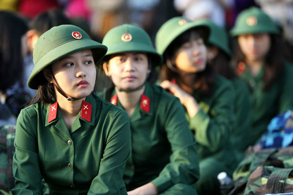 Công dân nữ trong độ tuổi thực hiện nghĩa vụ quân sự trong thời bình có được phục vụ tại ngũ?