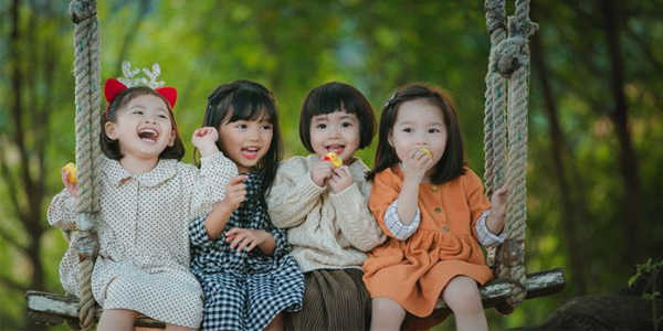 Tổ chức nào đại diện tiếng nói nguyện vọng của trẻ em và giám sát việc thực hiện quyền trẻ em theo ý kiến và nguyện vọng của trẻ em?
