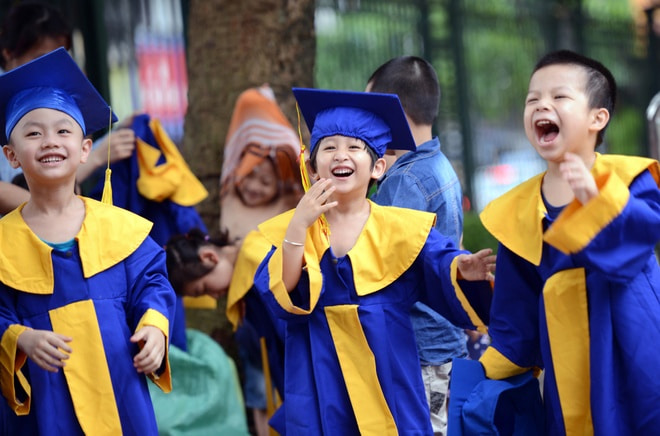 Cảm xúc của mẹ khi con tốt nghiệp mầm non