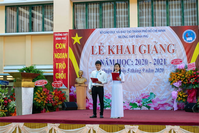 Mẫu lời dẫn chương trình lễ khai giảng trường THPT